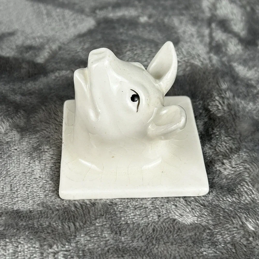 Vintage White Ceramic Pig Head Dish Towel Apron Holder Hanger Wall Mount Farm